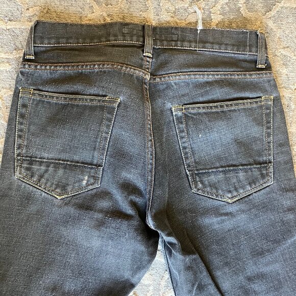 DEPARTMENT FIVE - Picture 2 of 4